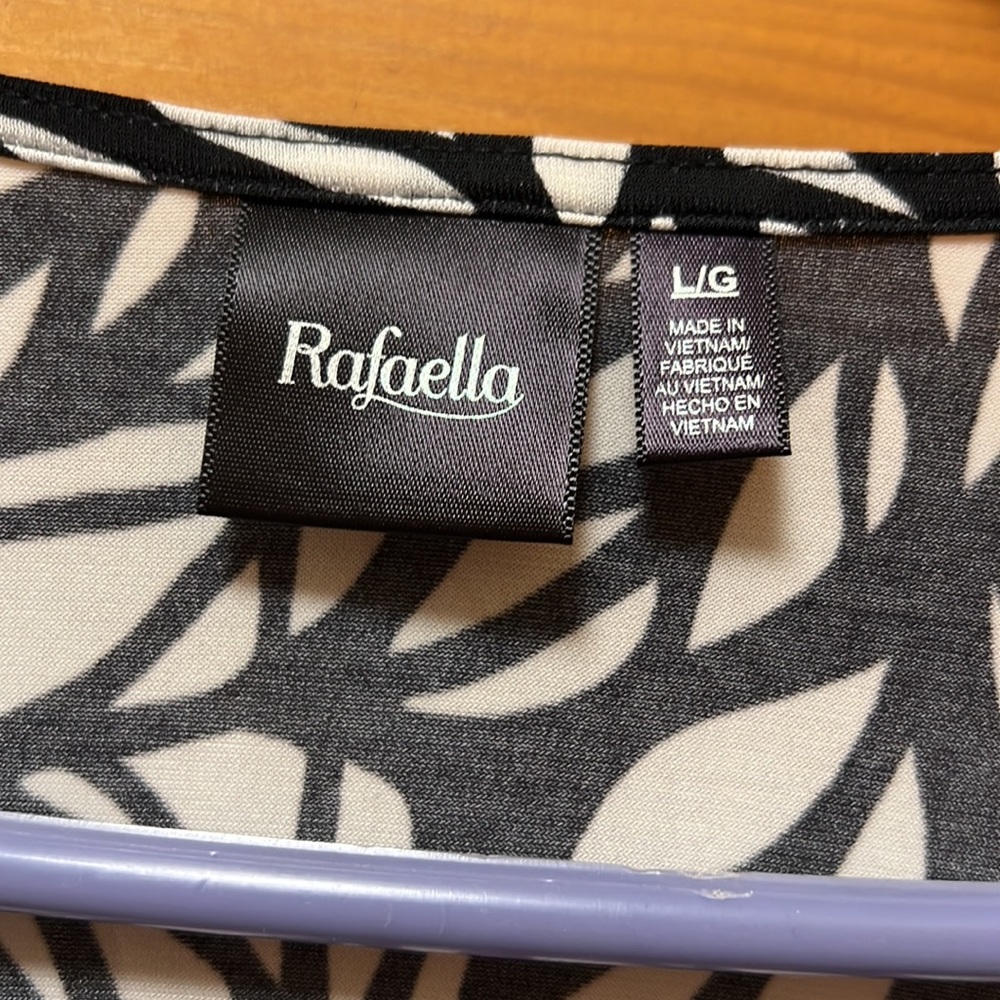 Woman's Rafaella Blouse - Picture 2 of 5